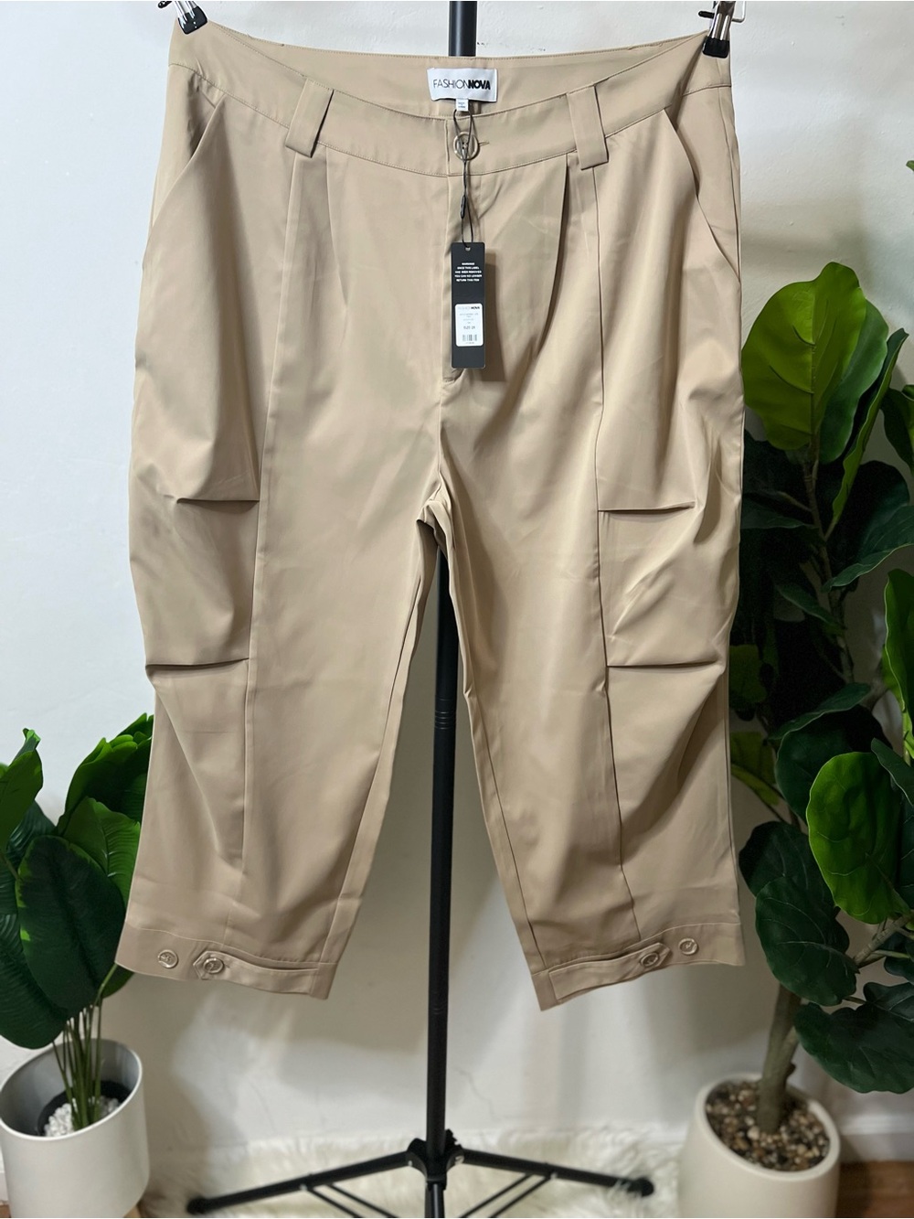 Fashion Nova Plus Khaki Cargo Capri Pants Utility Y2K Size 2X NWT